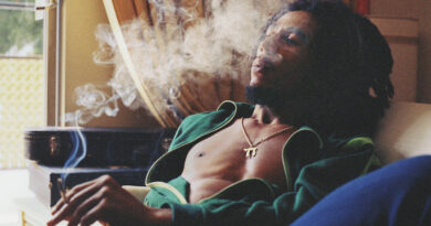 Bob Marley a Hollywood nel 1975. Foto di Veuige/ Dalle